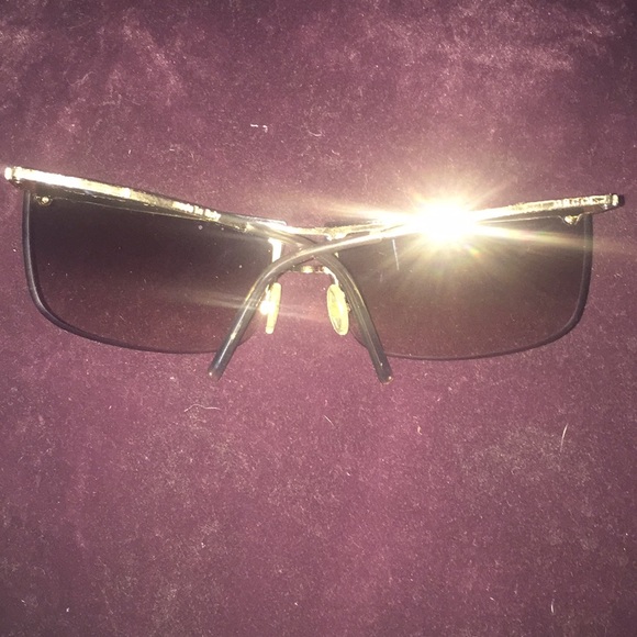 Gucci sunglasses with case - Picture 3 of 8